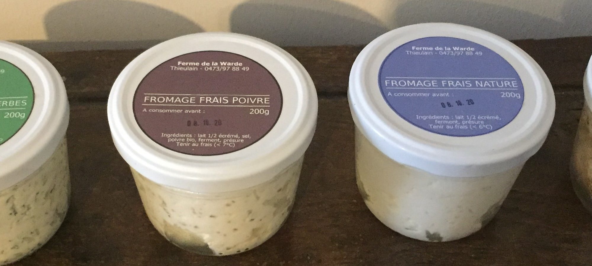 4 pots de fromage frais, nature, poivre, fines herbes et tomates